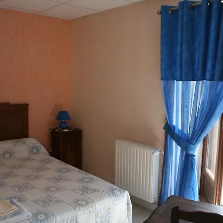Annie Jouve D'hotes Champassis Bed and breakfast