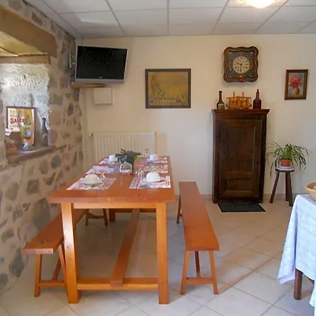Annie Jouve D'hotes Champassis Bed & Breakfast 3*